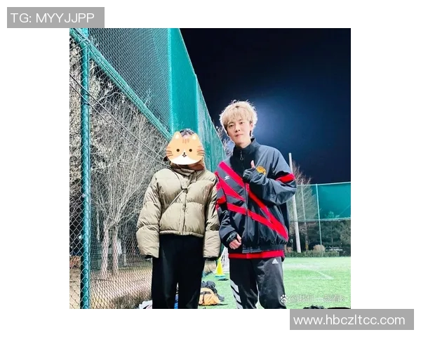 路人偶遇足球明星惊喜瞬间视频记录生活中的意外快乐与感动 路人偶遇足球明星惊喜瞬间视频记录生活中的意外快乐与感动